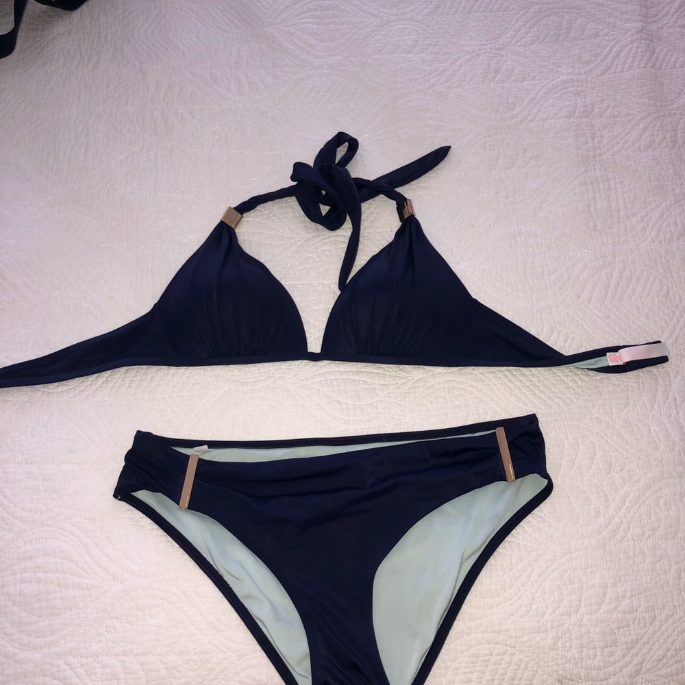 GREAT CONDITION VICTORIAS SECRET HIPSTER BIKINI